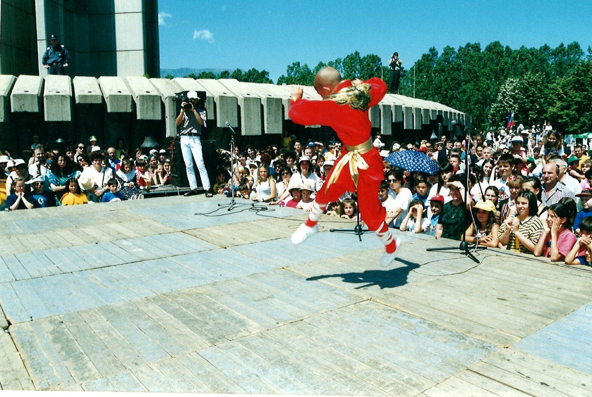 Асамблея Знаме на мира 2001