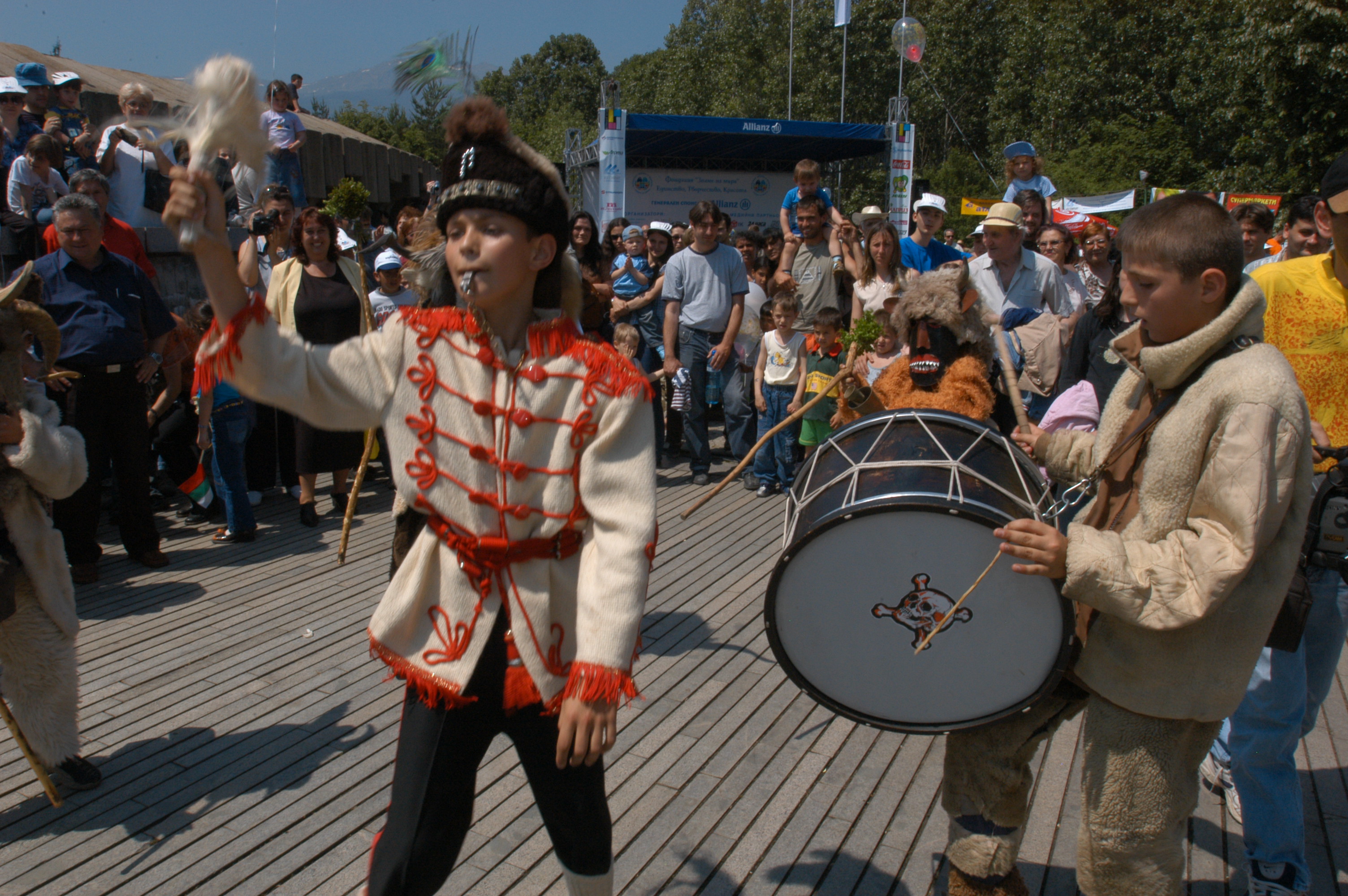 Асамблея Знаме на мира 2004